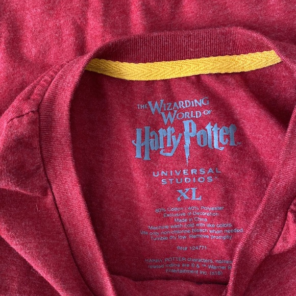 Harry Potter Gryffindor Quidditch Shirt - Picture 5 of 5